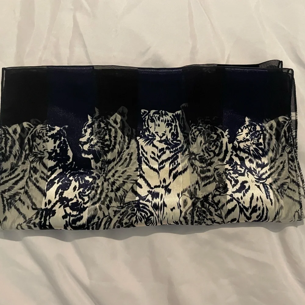 Mea’s Navy Blue Striped Tiger Pattern Polyester Long Scarf - Picture 6 of 7